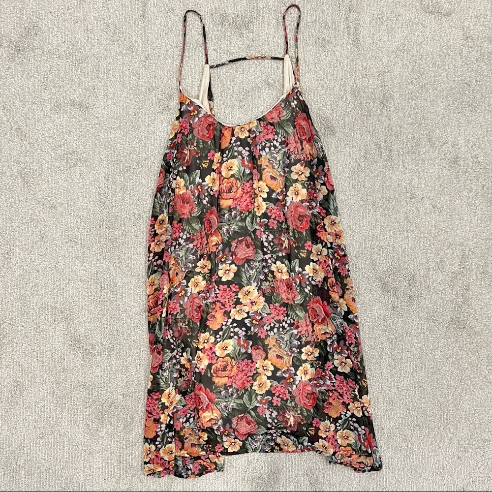 Flattering Floral Shift Dress L